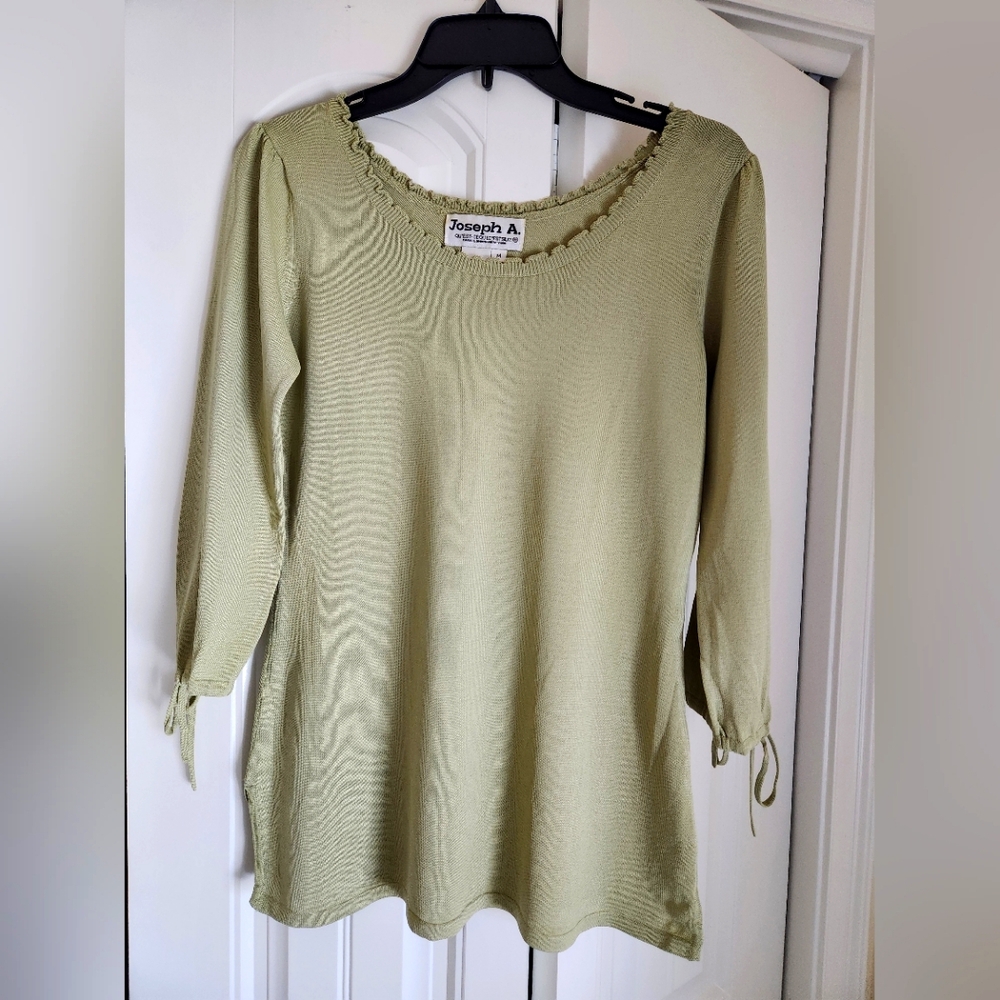 Light Green 3/4 Sleeve Knit Top by Joseph A. Sz M